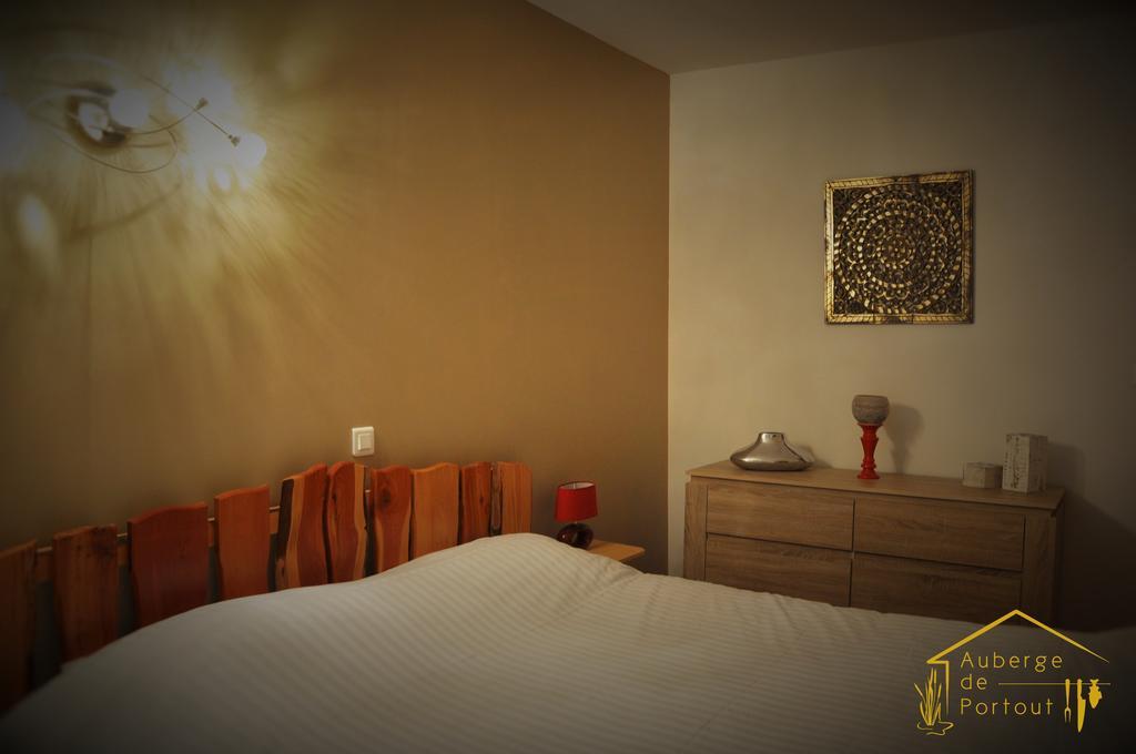 Auberge De Portout Chanaz Phòng bức ảnh